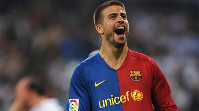 بيكيه أساسيًا في ليلته الأخيرة.. تشكيل برشلونة الرسمي لمواجهة ألميريا 