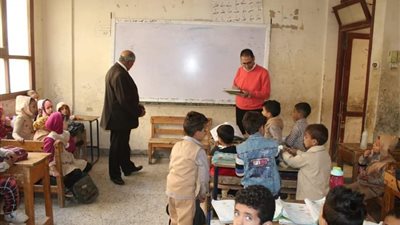 تعليم بني سويف : إحالة مدير مدرسة ابتدائية  ولجان المتابعة والموجهين للتحقيق 