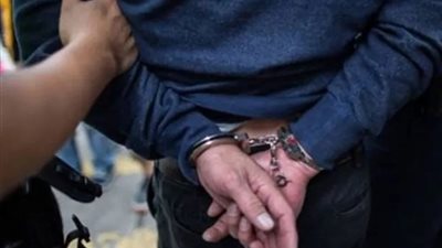 القبض على شاب انتحل صفة ضابط شرطة على 