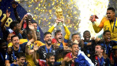 حكاوي كأس العالم.. فرنسا تتوج باللقب الثاني وتُعادل رقم اللاتينيين