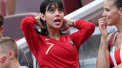 بعد خطفها الأنظار في مدرجات البرتغال.. أبرز إطلالات جورجينا رودريجيز