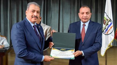 جامعة بني سويف تكرم العلماء أفضل 2% في العالم بقائمة ستانفورد الأمريكية