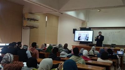 صيدلة بني سويف تنظم تدريبًا للطلبة على 