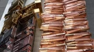 جمارك مطار القاهرة تحبط محاولتى تهريب هواتف محمولة ومستحضرات تجميل 