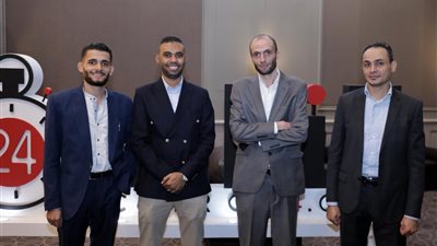 عائلة الغندور تتقدم بالعزاء للصحفي محمود المملوك في وفاة والدته