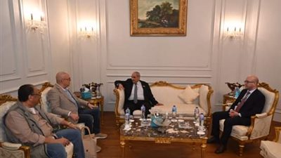وزير الإسكان يلتقى نظيره الفلسطينى لبحث التعاون وتدريب الكوادر في قطاع البناء