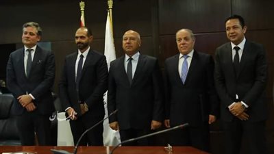 وزير النقل يشهد توقيع مذكرة تفاهم لإنشاء منطقة لوجيستية متكاملة الخدمات 