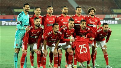 التعادل السلبي يُنهي نتيجة الشوط الأول بين الأهلي وسموحة 