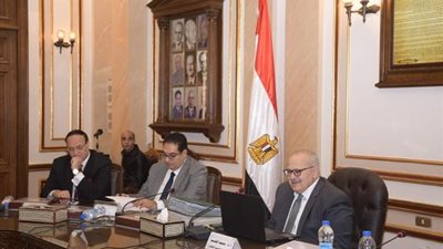 الخشت يوجه بالانتهاء من استعدادات بدء امتحانات كليات جامعة القاهرة