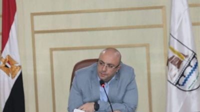 محافظ بني سويف يناقش مستجدات البرامج التوعوية بقصر الثقافة بقرى حياة كريمة 
