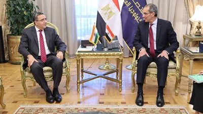 وزير الاتصالات يبحث مع سفير الهند بالقاهرة تعزيز التعاون بين البلدين