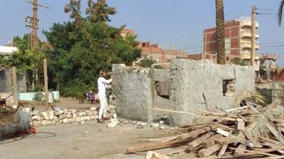 إزالة متغيرات مكانية لتعديات على أراضي أملاك الدولة بالعياط 