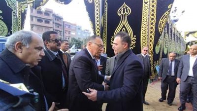 محافظ الشرقية يؤدي واجب العزاء في مصطفي لطفي  بمنيا القمح
