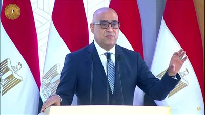 وزير الإسكان يتابع موقف مشروعات مياه الشرب والصرف الصحي بأسيوط والوادي الجديد