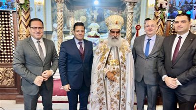 «المصريين الأحرار» يحتفل وسط كنائس الجيزة بعيد الميلاد المجيد 