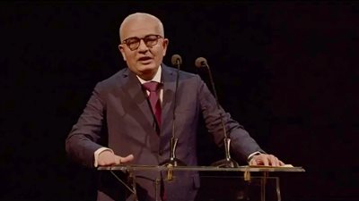 رضا حجازي يدشن مبادرة «إحياء المسرح المدرسي والفنون بالمدارس المصرية»