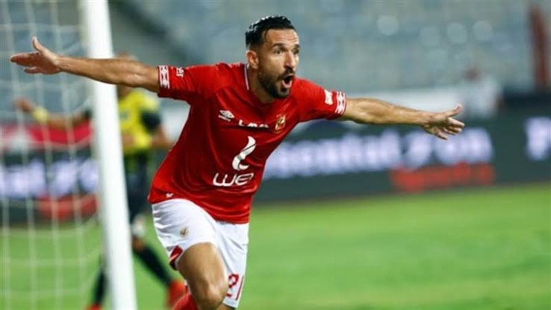 علي معلول لاعب الأهلي
