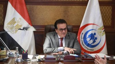 وزير الصحة يبحث مع إحدى الشركات المتخصصة التوسع في خدمات الفحوصات والتحاليل