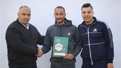 لمدة موسمين ونصف.. السكة الحديد يتعاقد مع عبدالله ناصر لاعب المريخ البورسعيدي