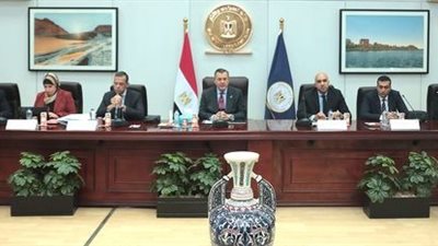 وزير السياحة يتابع الموقف التنفيذي لمشروعات تطوير الأنظمة الإلكترونية في القطاع