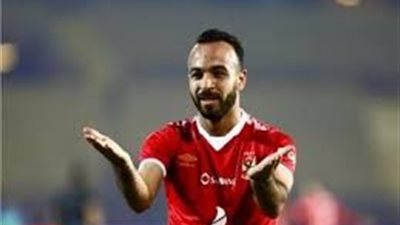 «أفشة» يتعرض لإصابة خطيرة بعد صدام مع جاد في مباراة الأهلي والمصري