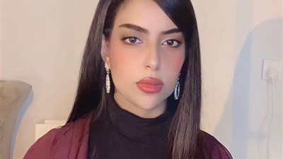 نسخة من جورجينا.. بلوجر سعودية تثير الجدل بإطلالتها 