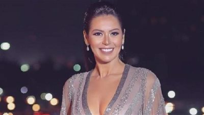 لقاء الخميسي لمتابعيها: سيبونا في حالنا بقى كفاية تسالي على الفنانين