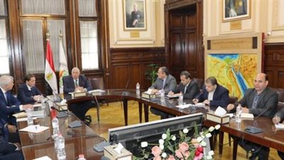 وزير الزراعة يستقبل ممثلو إحدى الشركات الهولندية لبحث التعاون بين الجانبين
