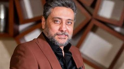 تامر فرج يهاجم الفنانة لوسي مع عمرو أديب في 