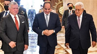 محمود عباس وملك الأردن يشيدان بجهود مصر في دعم القضية الفلسطينية