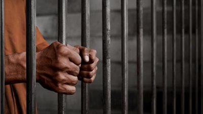 السجن المشدد 5 سنوات لعاطل استولى على أجهزة كهربائية من دار مسنين 