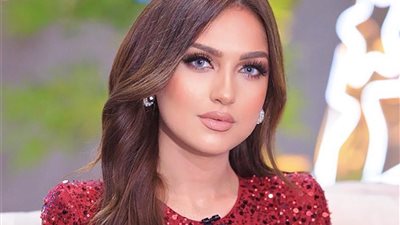 ألفاظك مش لايقة مع منصبك.. ياسمين عز ترد على مايا المرسي  