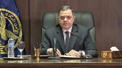 وزير الداخلية يقدم واجب العزاء فى اللواء منصور العيسوى بمسجد الشرطة