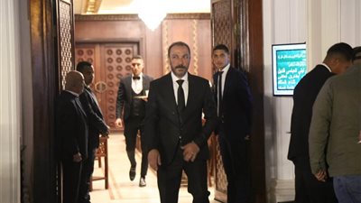 مواقف لا تنسى.. فنانون بدرجة إنسان