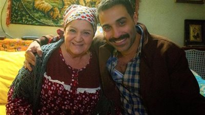 أحمد فهمي عن ميمي جمال: أستاذة كبيرة والتصوير معاها حلو جدا