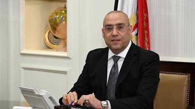 وزير الإسكان يستعرض ما تم تنفيذه من مشروعات بمدينة العبور في 2022