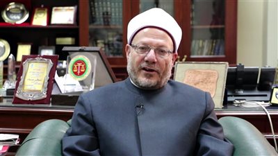 مفتي الجمهورية يواصل حديثه عن فضل العمل الخيري مع الإعلامي حمدي رزق