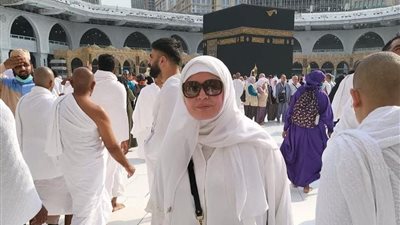 إلهام شاهين: «عمرة لأمي الغالية الله يرحمها» 