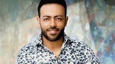 بالفيديو.. تامر عاشور يطرح أغنية «بحبك وخايف»