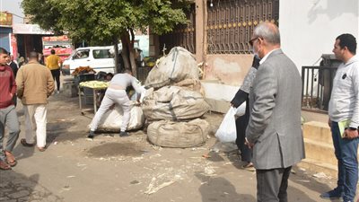 محافظ القليوبية يشرف على الإشغالات بميدان المؤسسة بشبرا الخيمة