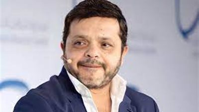 محمد هنيدي يمازح ماجد الكدواني بصورة من عسكر في المعسكر