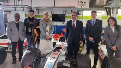 4 طلاب من فريق الفورمولا بكلية التكنولوجيا حلوان في إنجلترا