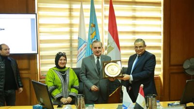 محافظ كفر الشيخ: إضافة حارة للنقل الثقيل بالطريق الدولي