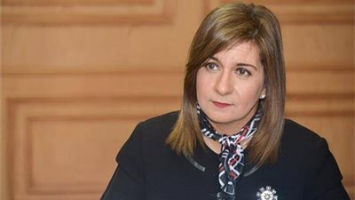 «بيعاني من الشيزوفرينيا».. نبيلة مكرم تروي تفاصيل مرض ابنها للمرة الأولى
