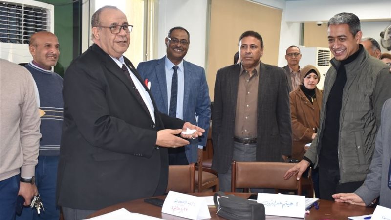 رئيس جامعة الأقصر