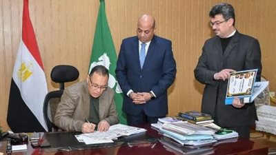  بنسبة نجاح 87.2 %.. محافظ الشرقية يعتمد نتيجة الشهادة الإعدادية 2023