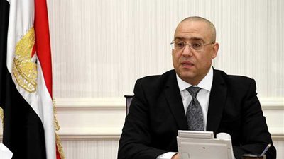 وزير الإسكان يتابع تنفيذ مشروعات بمدينة قنا الجديدة 