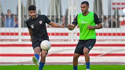 مصطفى الزناري يشارك في التدريبات الجماعية للزمالك قبل لقاء شباب بلوزداد 