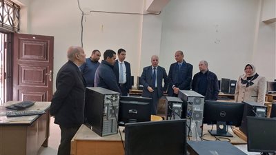 صيدلة حلوان تستقبل وفد وحدة مشروعات تطوير التعليم العالي
