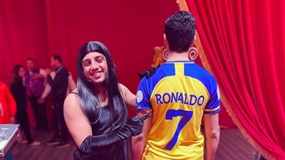 أوس أوس يقدم مسرحية «ازاي تخنق جارك» بالرياض